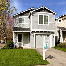 Building Photo - Spacious 3 Bed/2.5 Bath Home in Walnut Grove area!