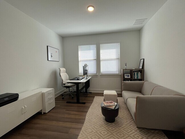 Building Photo - Beautiful 4/3 WITH PRIVATE POOL in Travisso