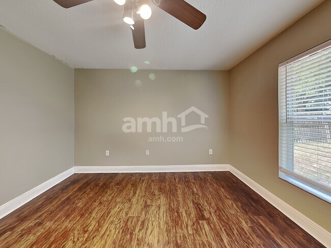 Building Photo - 403 Lisa Ann Ct