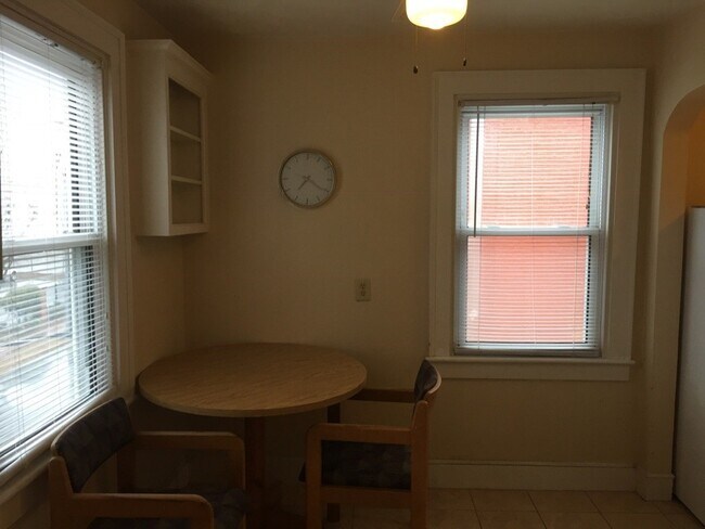 Building Photo - One Bedroom in Olde Town Portsmouth