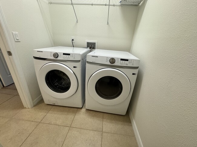 Building Photo - 12093 Stone Bark Trail