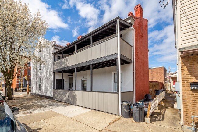 Building Photo - 129 S 18th St