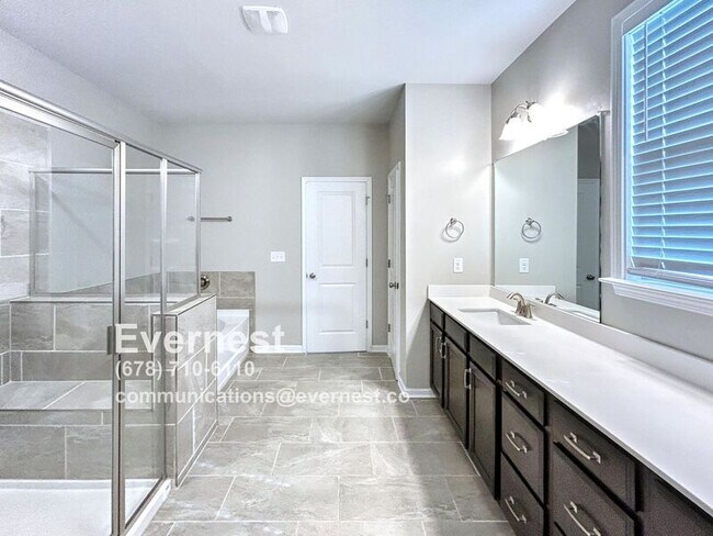 Building Photo - 355 Caledonia Ct