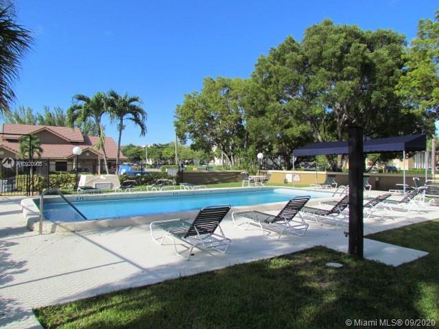 Building Photo - 2630 Riverside Dr