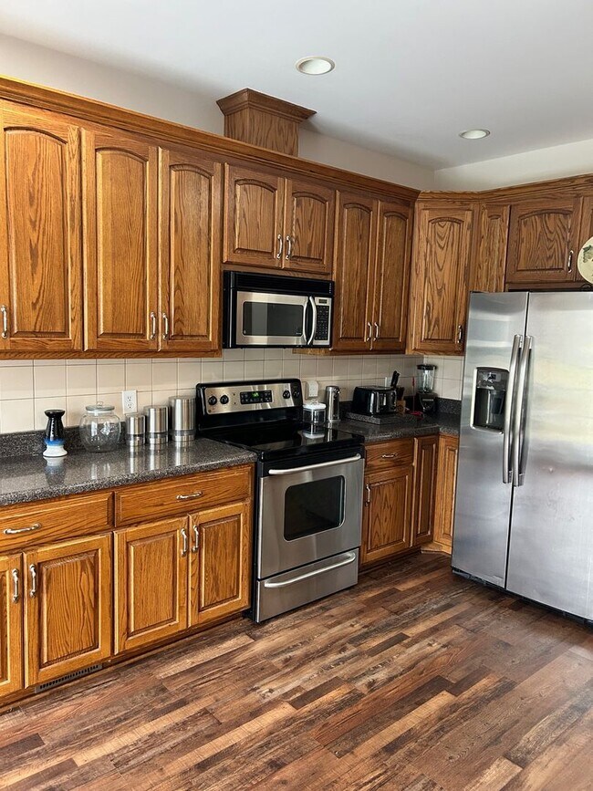 Building Photo - 1725 N Chicken Rd