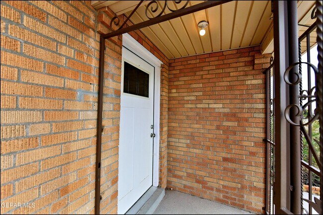 Building Photo - 3125 Hamilton Ave