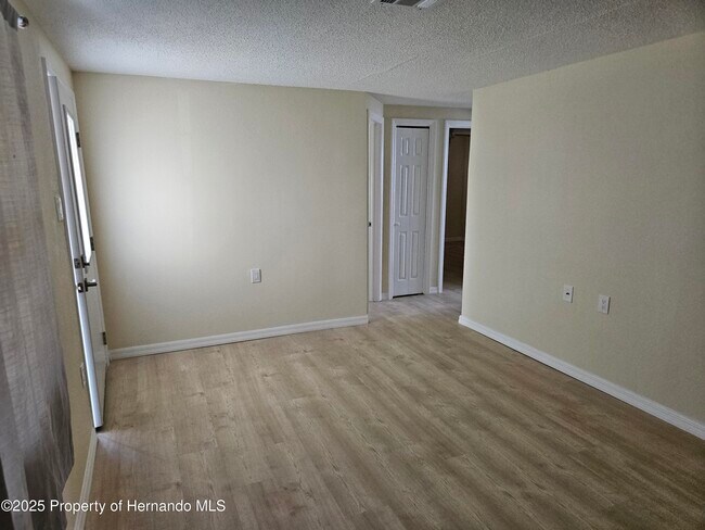 Building Photo - 13240 Starfish Dr