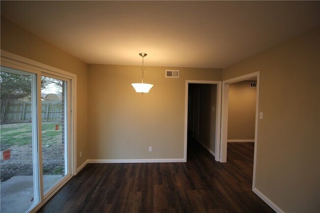 Building Photo - 3532 Antilles Dr