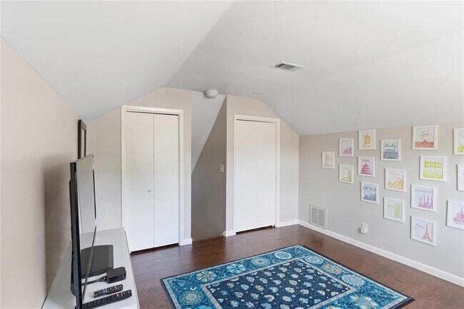Building Photo - 5747 Rutherglenn Dr