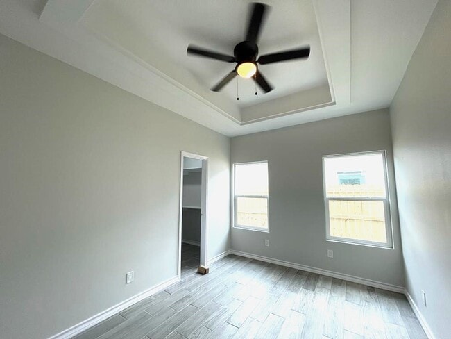 Building Photo - 2302 San Pascual St