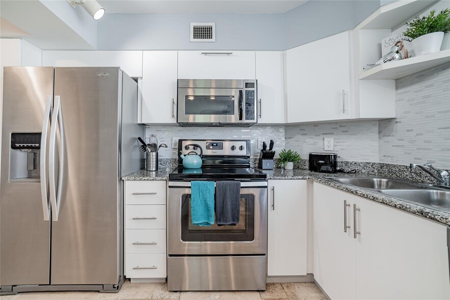 Building Photo - 1532 Drexel Ave