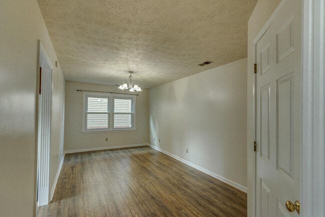 Building Photo - 3789 White Pine Dr