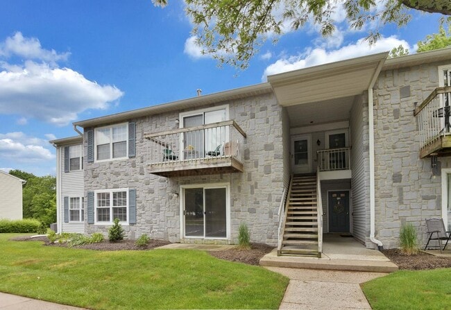 Building Photo - 11 Coral Tree Ct