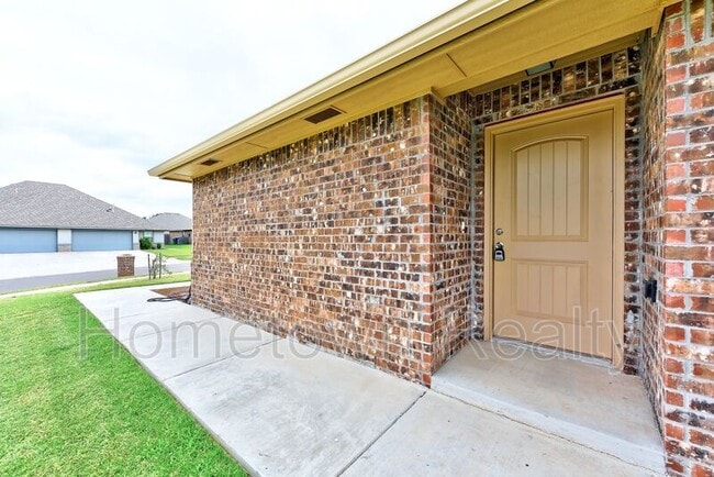 Building Photo - 11206 NW 114th St