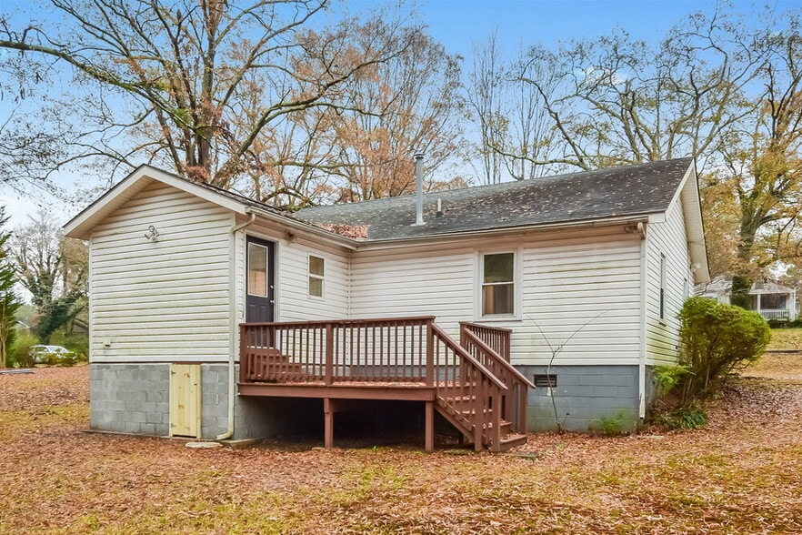 Building Photo - 5578 Owens Dr