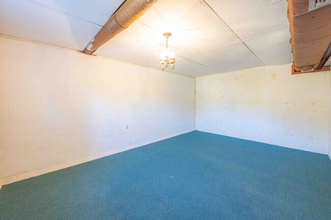 Building Photo - 202 Confederate Dr N