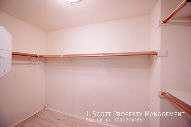 Building Photo - 10350 S 182nd Ave