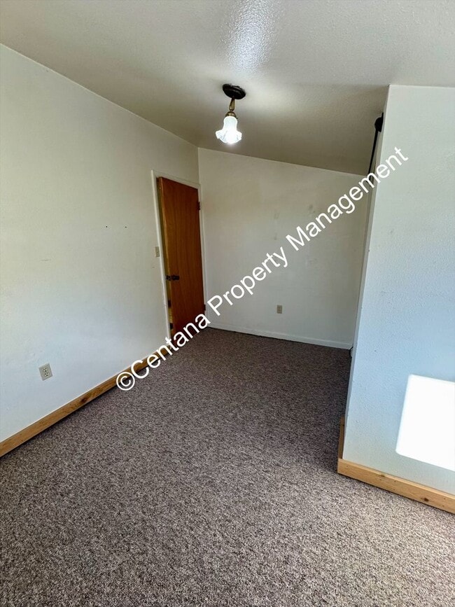 Building Photo - 2 bedroom 1 Bath House
