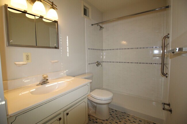 Building Photo - 3BR/2B Home