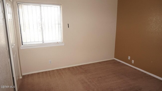 Building Photo - 1801 Garden Gate Way