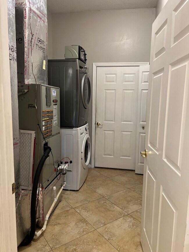 Building Photo - 4107 Meander Pl