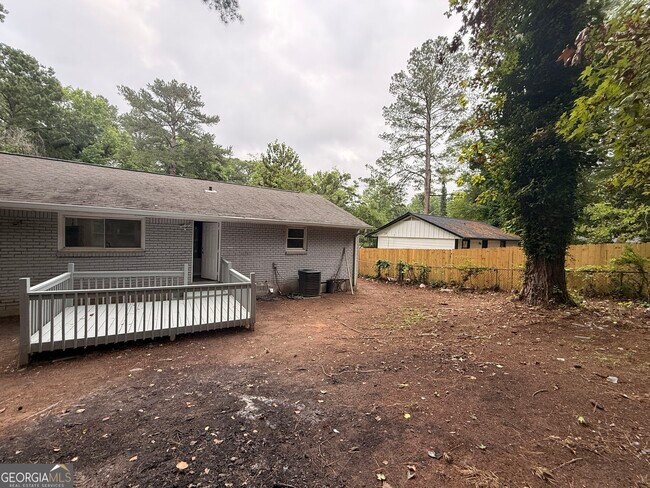 Building Photo - 657 Robert E Lee Pkwy