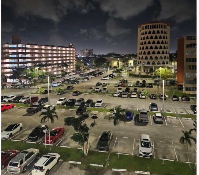 Building Photo - 1780 NE 191st St