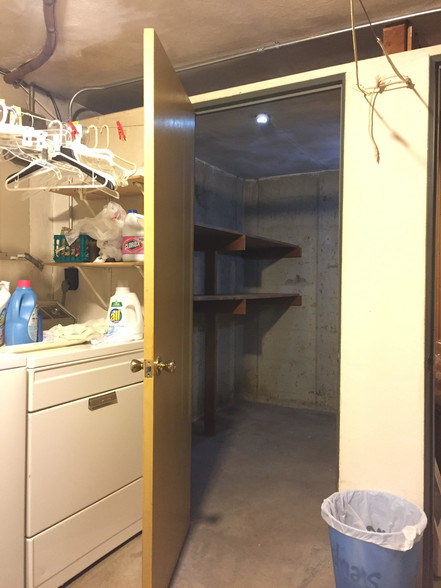 Storage Locker in Laundry Room - 5400 Eichelberger St