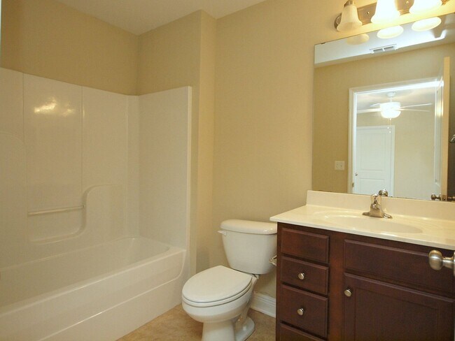 Building Photo - Hamptons on High – 4 Bedroom / 4 Bathroom Student Townhome Near FSU & TSC!