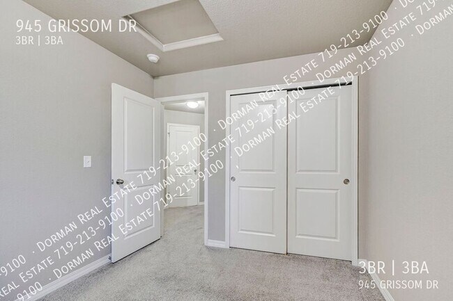 Building Photo - 945 Grissom Dr.