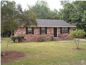 Building Photo - Home on one acre corner lot