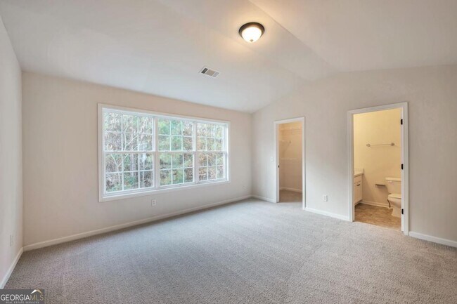 Building Photo - 6338 Hickory Ln Cir