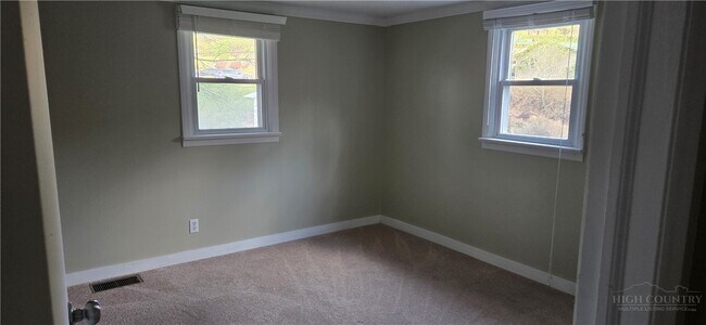 Building Photo - 536 Nc Hwy 105 Byp
