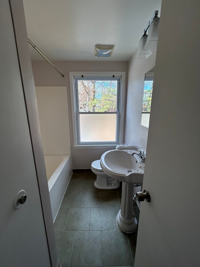 Building Photo - 3573 Moultree Pl