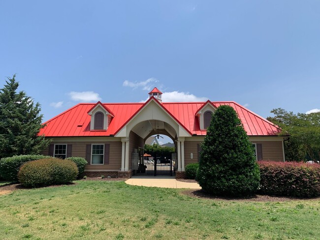 Building Photo - Luxurious Garner Home, Fenced Yard, Commun...