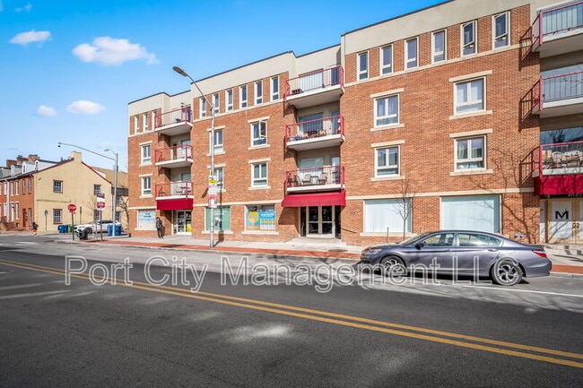 Building Photo - 911 S Charles St