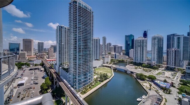 Building Photo - 690 SW 1st Ct