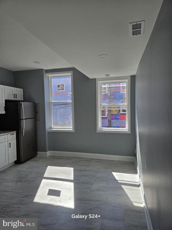 Building Photo - 3301 N Front St