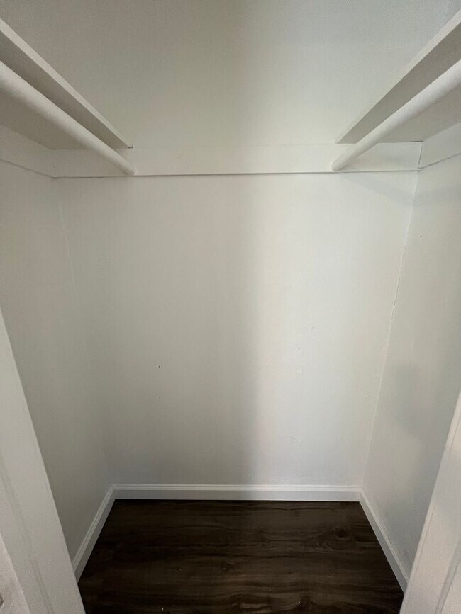 Building Photo - Fully remodeled 2 bedrooms and 1 bathroom, single-story home in Visalia, CA!