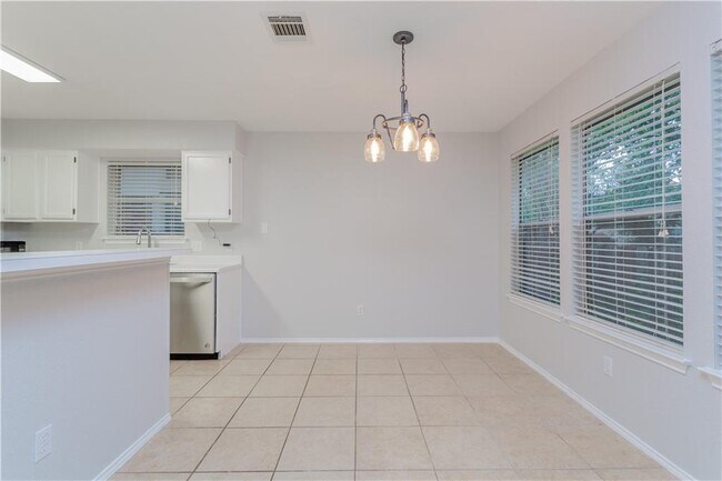 Building Photo - 13207 Vendrell Dr