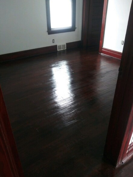 Building Photo - 2925 Helen St