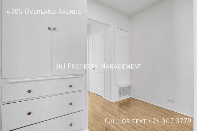 Building Photo - 4385 Overland Ave