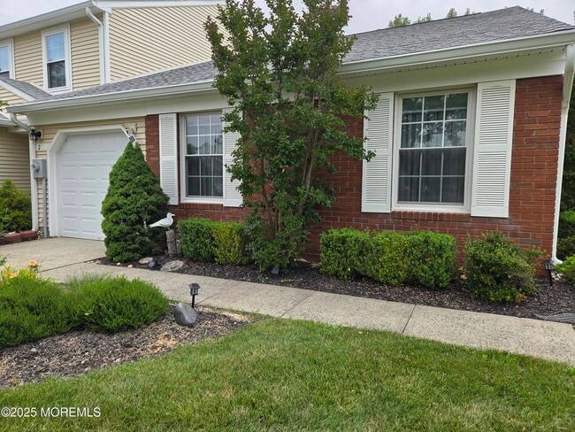 Primary Photo - 2 Birch Ln