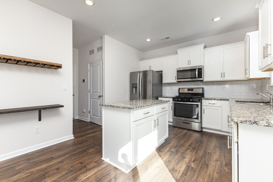 Building Photo - 7619 Nolen Farm Dr