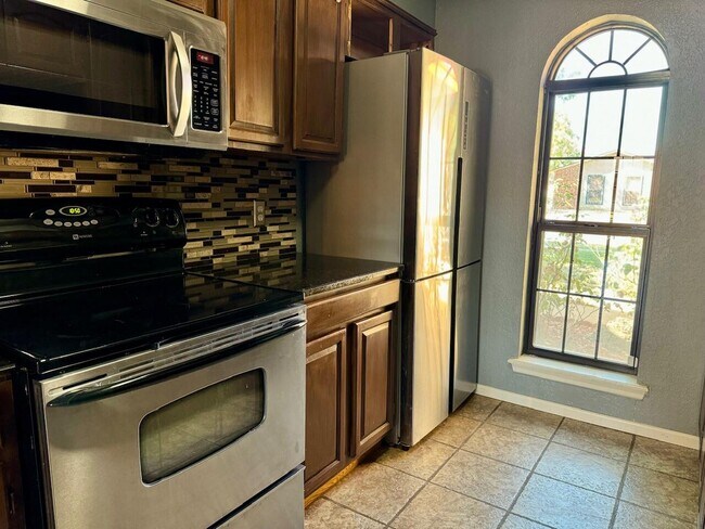 Building Photo - 5722 2nd Pl