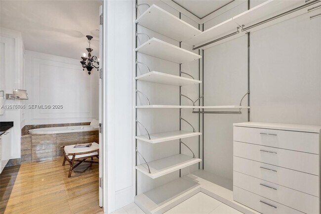 Building Photo - 15811 Collins Ave