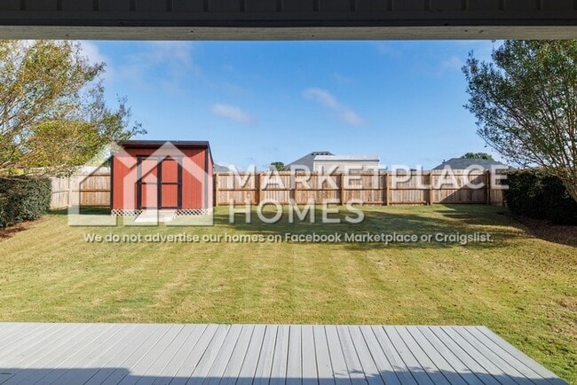 Building Photo - 512 Marble Falls