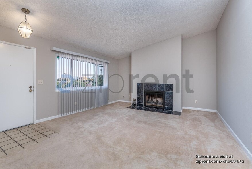 Primary Photo - 151 Silcreek Dr