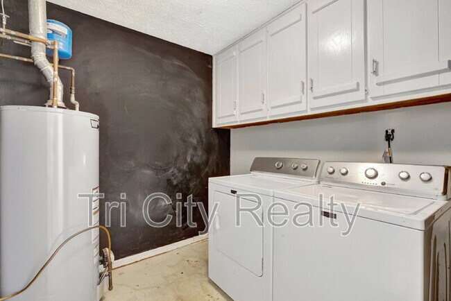 Building Photo - 110 Deer Chase
