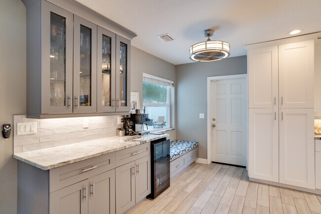 Building Photo - 2076 Burnice Dr